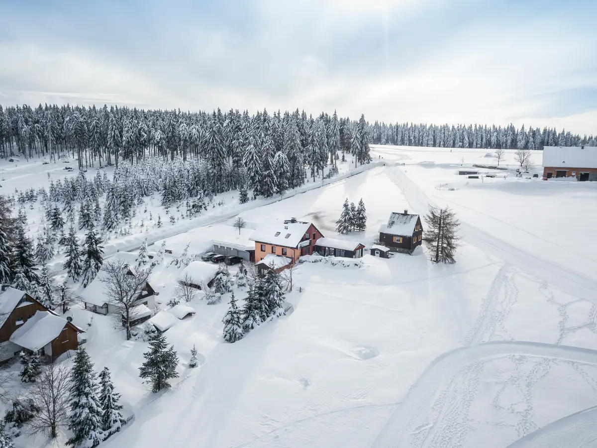 Tellerhäuser im Winter aus der Luft