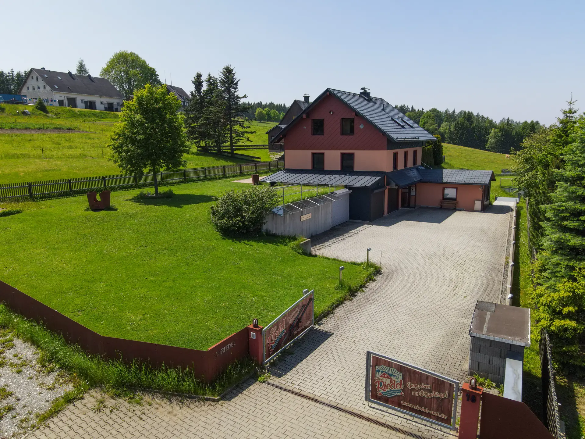 Luftaufnahme des Ferienhauses in Tellerhäuser